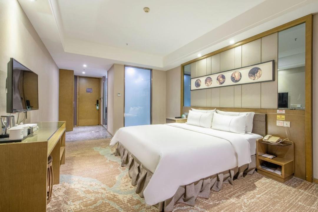 Lnsail Hotel Shenzhen Luohu Port Railway Station Экстерьер фото
