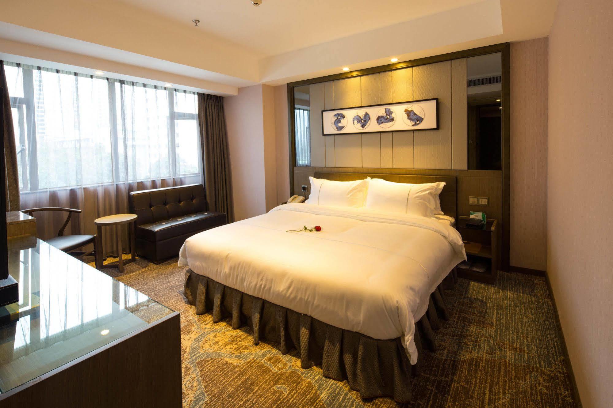 Lnsail Hotel Shenzhen Luohu Port Railway Station Экстерьер фото