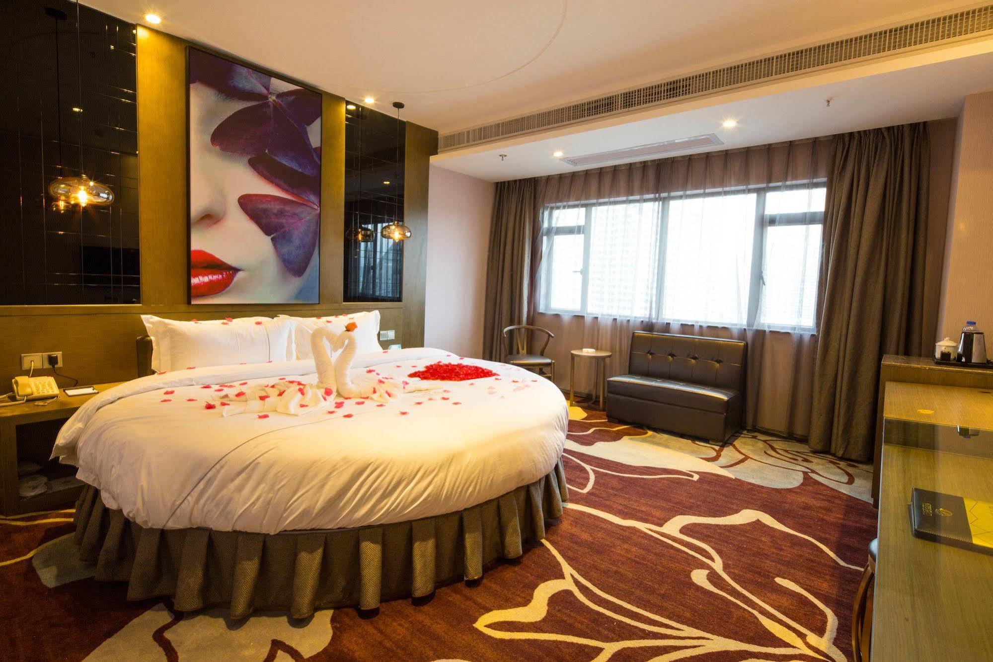 Lnsail Hotel Shenzhen Luohu Port Railway Station Экстерьер фото